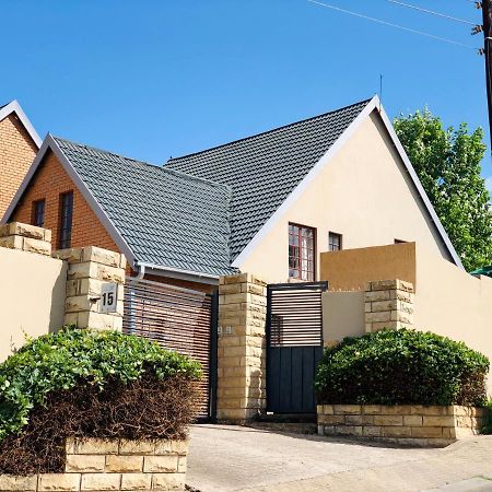 Blue Crane Guesthouse Maseru Esterno foto
